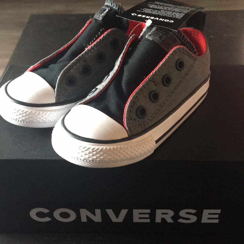 Converse Slip On Sneakers Tennis Shoes